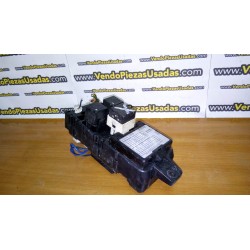 VOLVO S40 - V40 - Caja de fusibles relé motor 30865169 9290617982