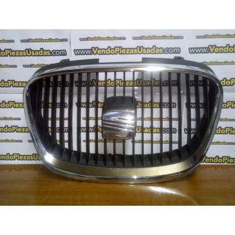 SEAT LEON 2 - Rejilla Calandra con logo 1P0853654A 5P0853679A