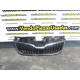 5E0853653A CALANDRA PARRILLA SKODA OCTAVIA III 3 - TIENE UNOS TAJOS CROMADO BIEN